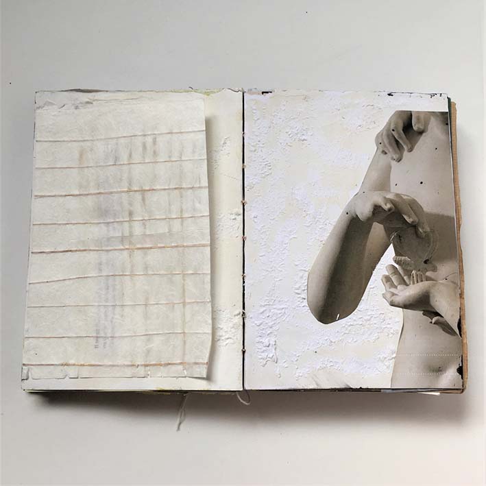 vu d'une page du carnet avec une citation d'auteur