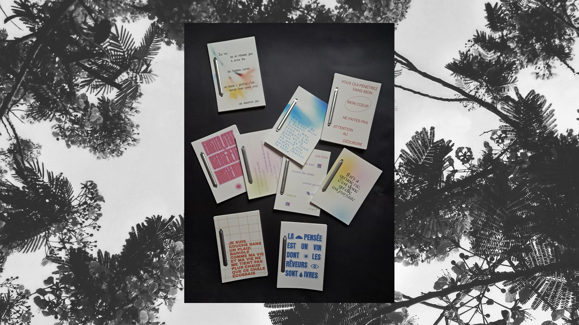 carnet disperssés avec des citations d'auteurs