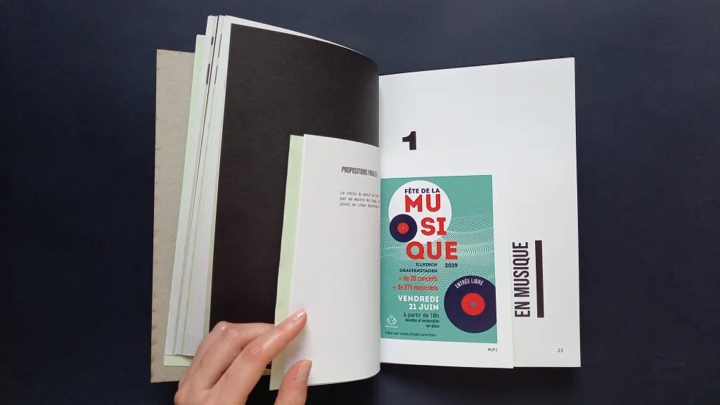 double page avec encart