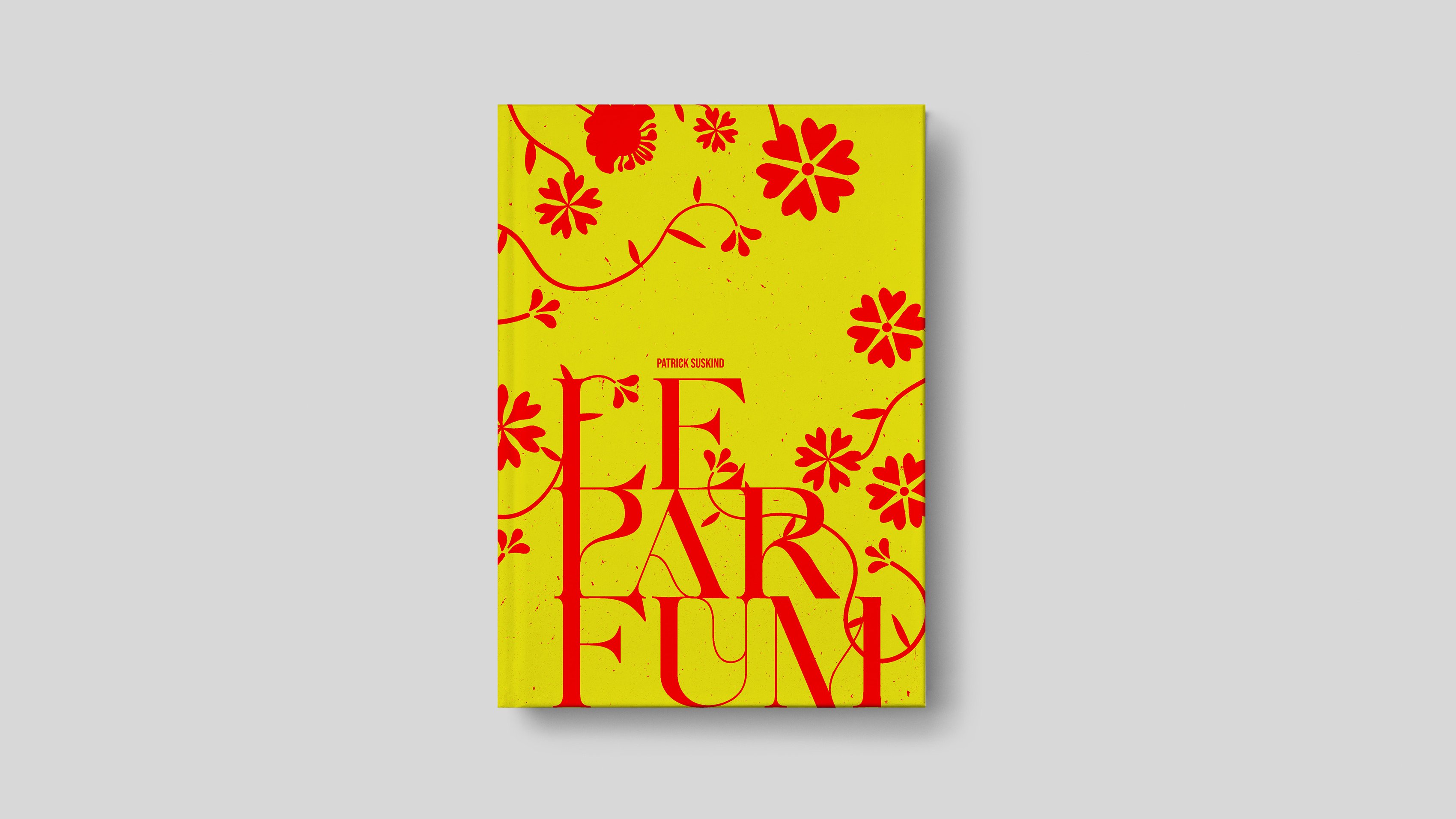 couverture du livre revisitée en jaune et rouge motif fleuri